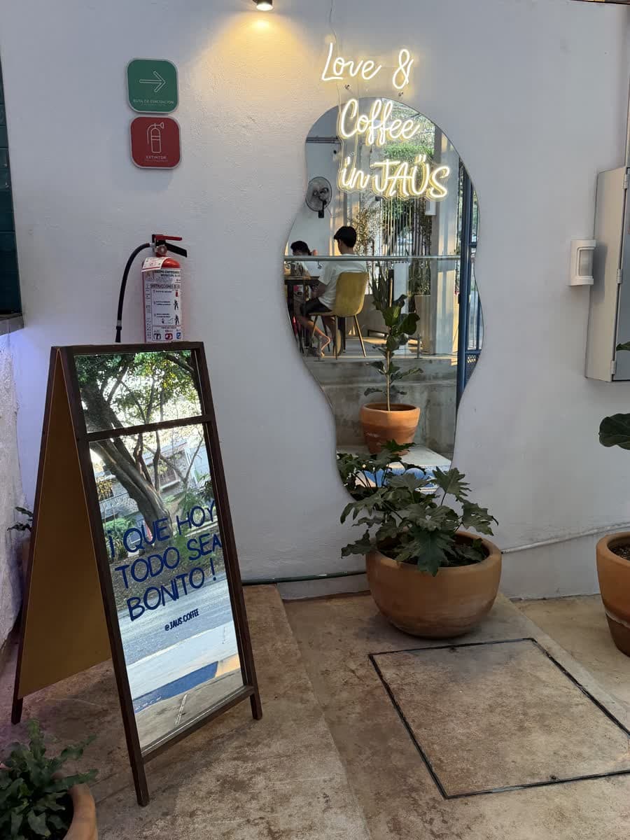 Café bonito en JAÜS Cuernavaca